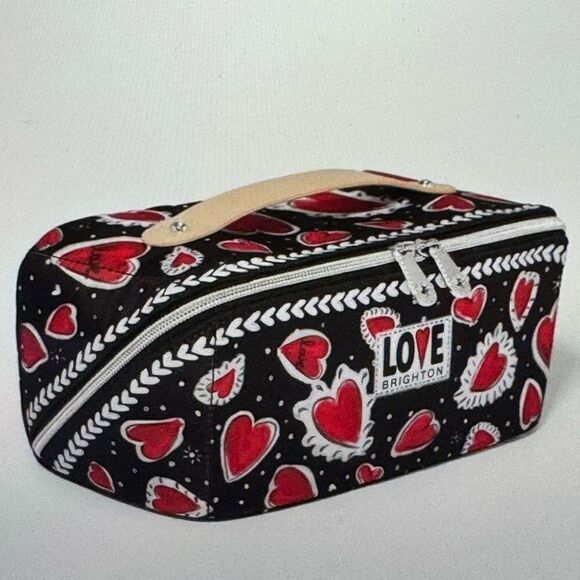THE BRIGHTON HEARTS A FLUTTER COSMETIC BAG. - Picture 4 of 8